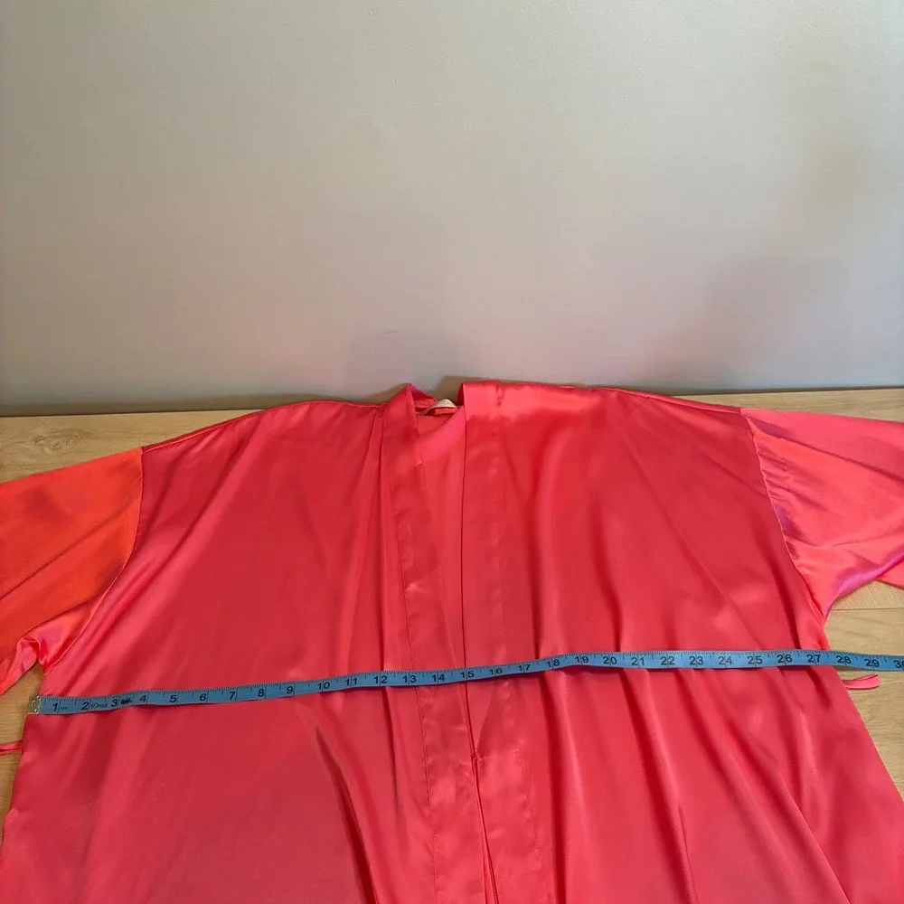 Victoria's Secret Satin Robe Coral Pink Kimono Short Sleeve One Size Relaxed Fit